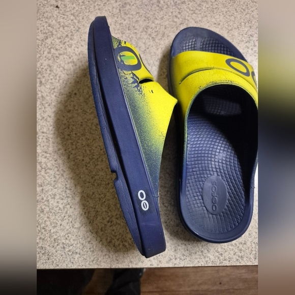 OOFOS  Sandals in Yellow and Navy main image 4